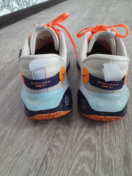 Продам  кроссовки