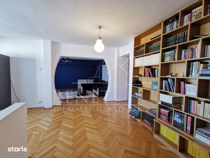 Apartament Central, bloc Casa Cartii