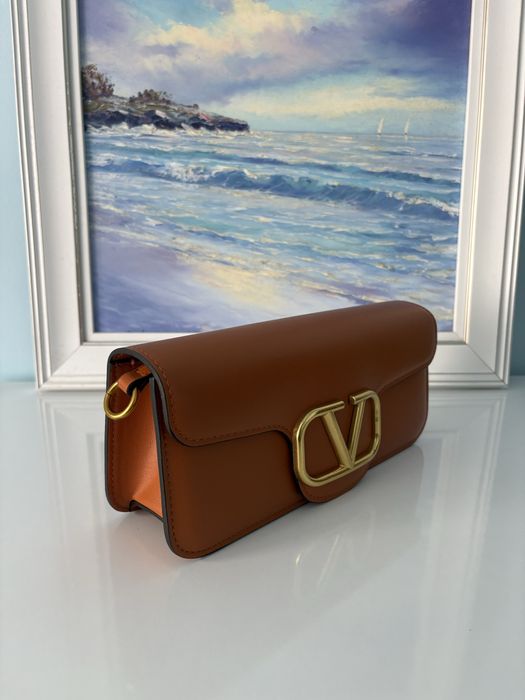 Дамска чанта – VLTN + подарък