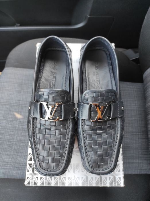 Vând 3 perechi de Louis Vuitton