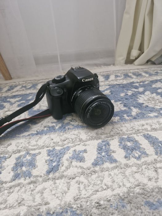 Фотоопарат кэнон 1100д