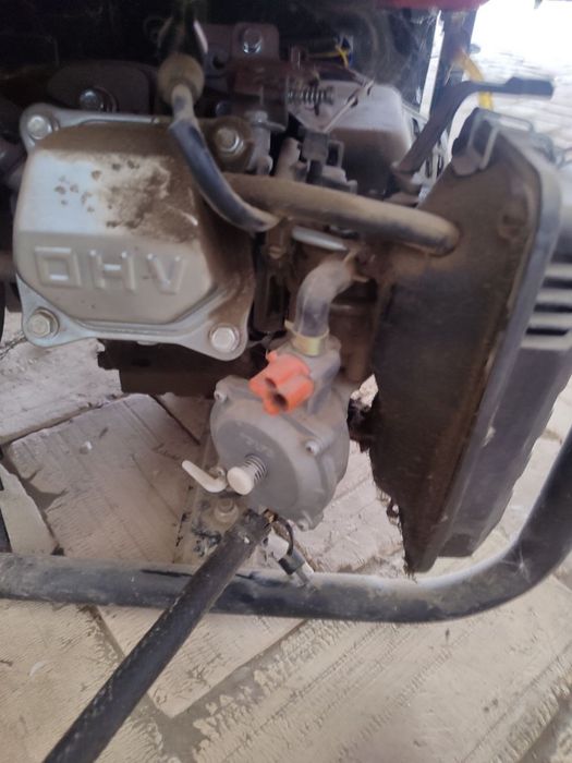 Dvijok 3kv ham gaz ham benzin bilan zavodskoy