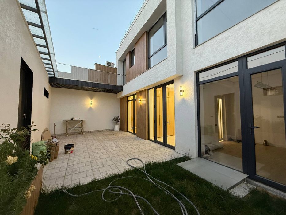 Продается Евро дом 5 комнат, 2 соток, ул. Циолковского