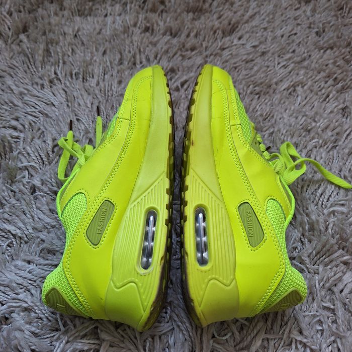 Продавам  маратонки  р.38