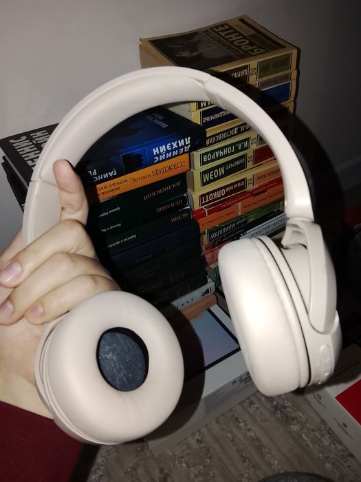 Продам наушники Сони срочно