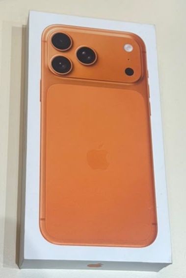 IPhone 17 pro max 256 cosmic orange