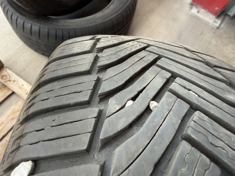 4бр. ОТЛИЧНИ Зимни Гуми 195/65R/15 -MICHELIN- DOT:0520- 6.2мм.+6.0мм.