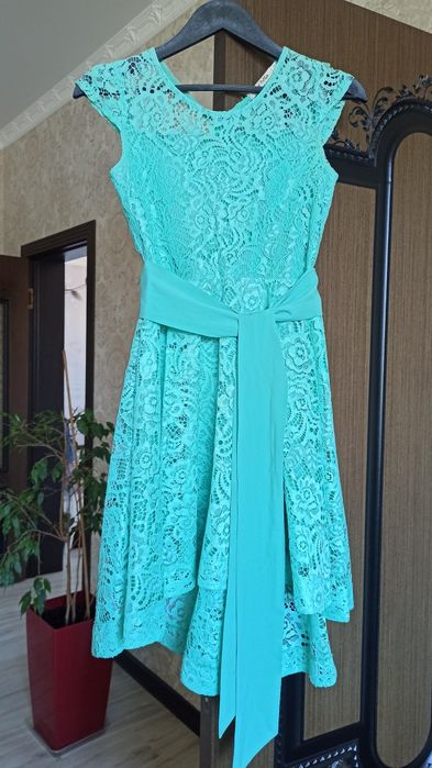 Продам  платья- костюмы