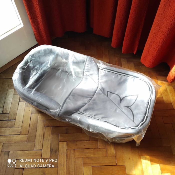 Бебешка количка с летен и зимен кош