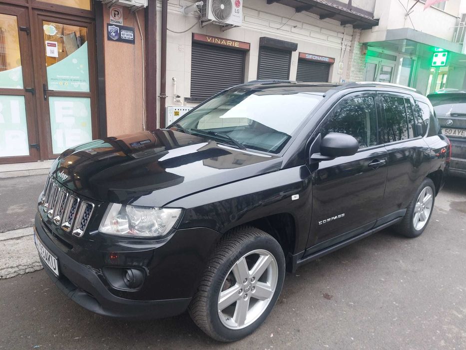 Vând Jeep Compass