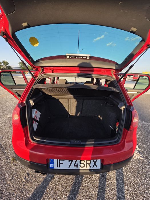 Vând Volkswagen Golf 5 GTI