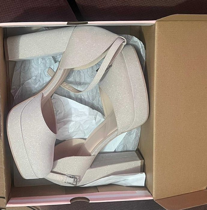 Pantofi cu toc - Marimea 40