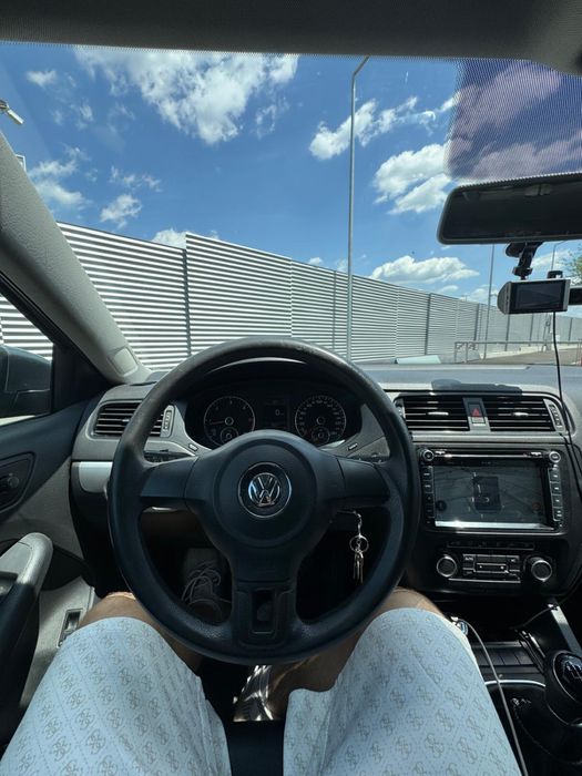 Volkswagen Jetta 2012 – 1.6 TDI - 105 CP