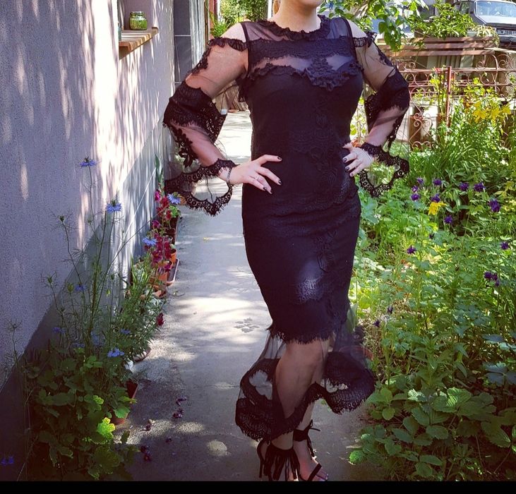 Vând rochie!Model Cera Mihailescu