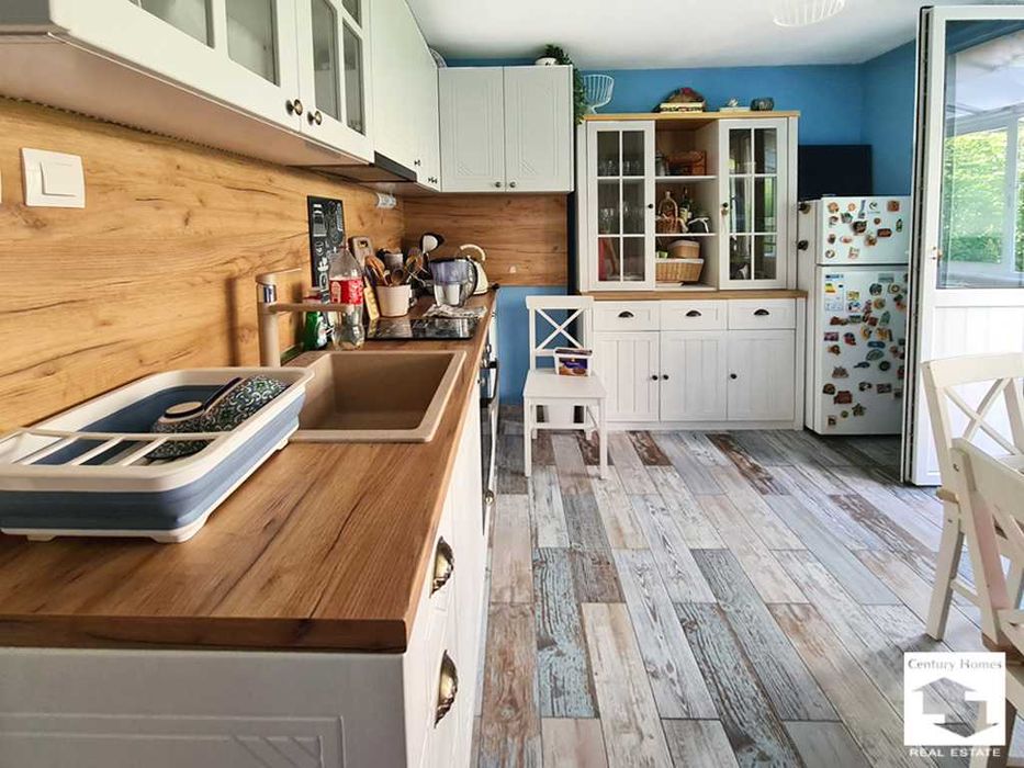 Дава се под наем Тристаен апартамент в Велико Търново, Център - 70 кв.м за 380 € - Снимка #1