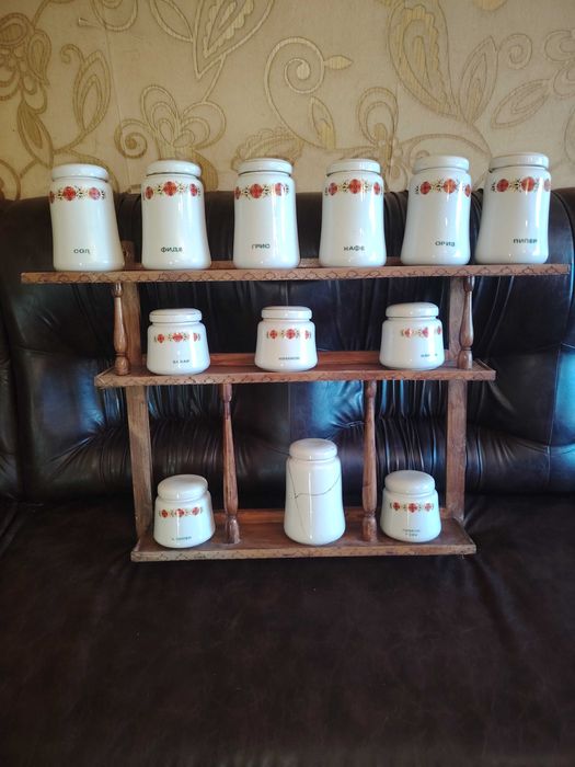 Порцеланови буркани за подправки