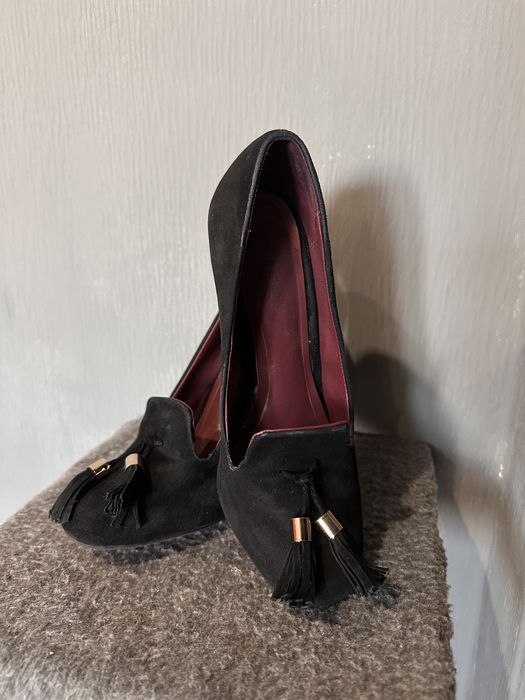 Черные замшевые туфли