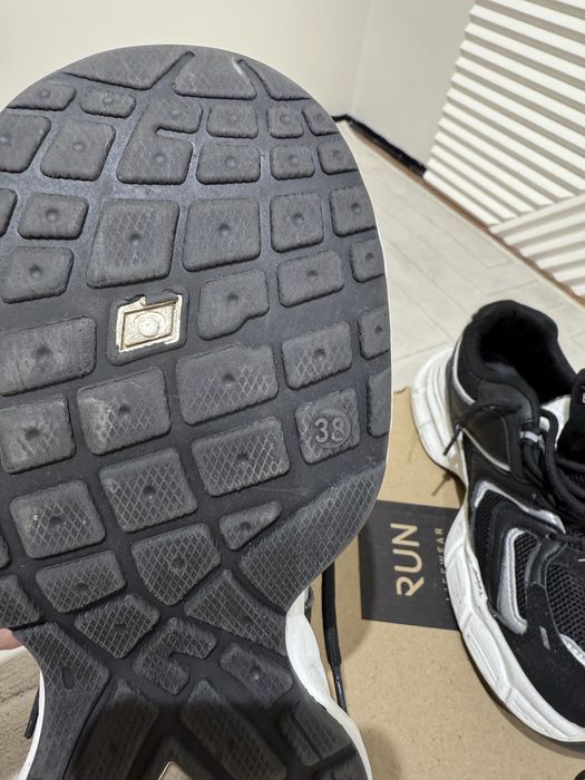 Кроссовки  38-39 размера