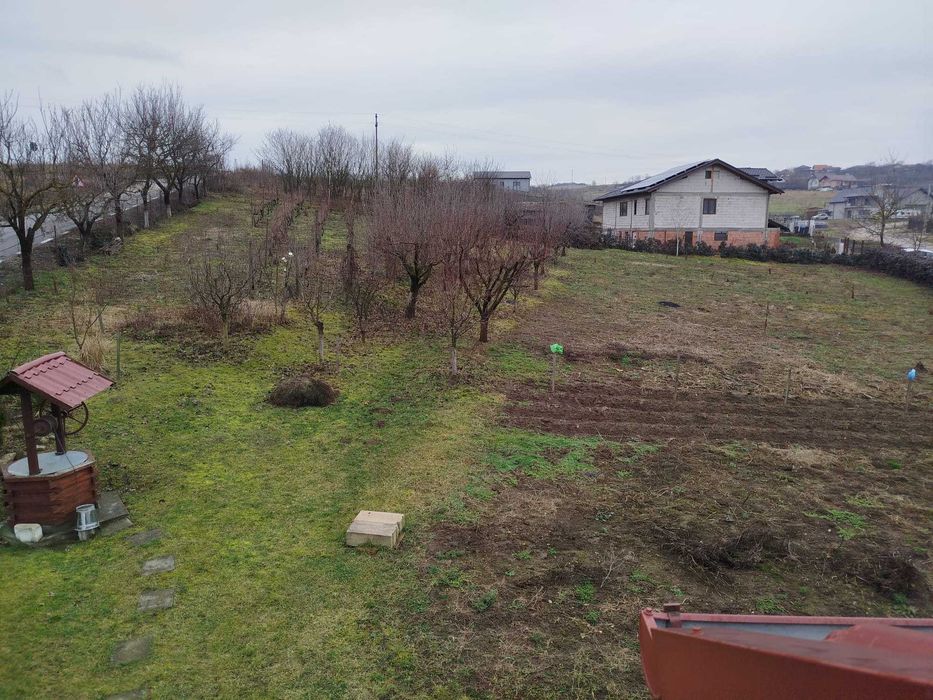 Teren intravilan – Badon | 14 ari | 2 fronturi la străzi asfaltate
