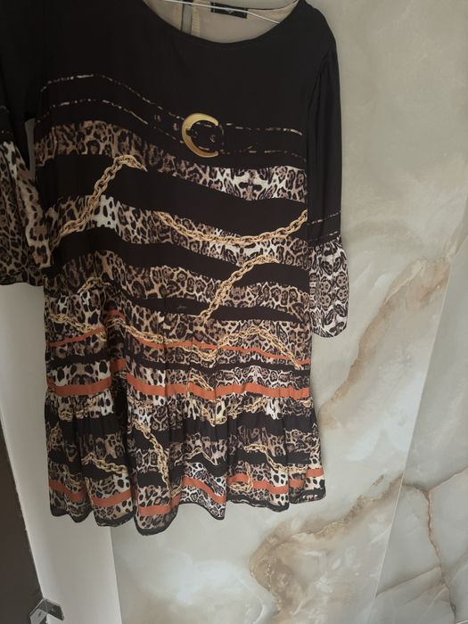 rochie, daca doriti mai multe poze va pot da in privat