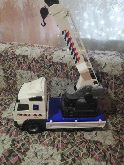 Продам игрушки мягкие машины