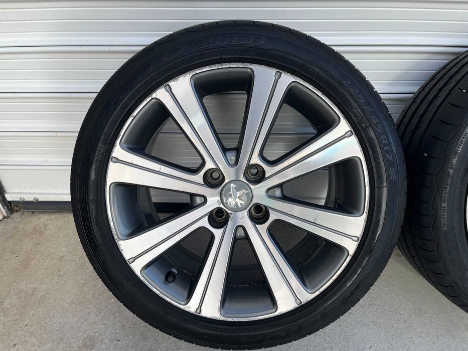 Джанти с гуми DEBICA 225/45 R17 DOT 2021г. Peugeot 308 Facelift