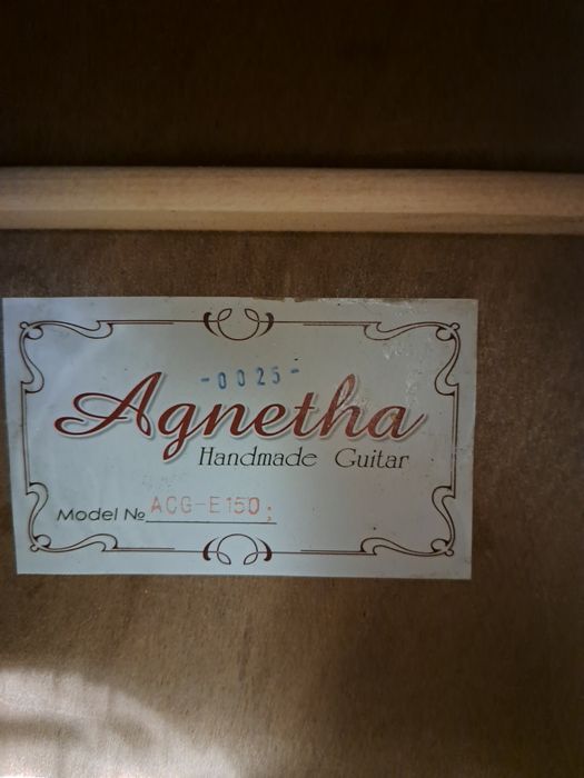 Продам классическую гитару.