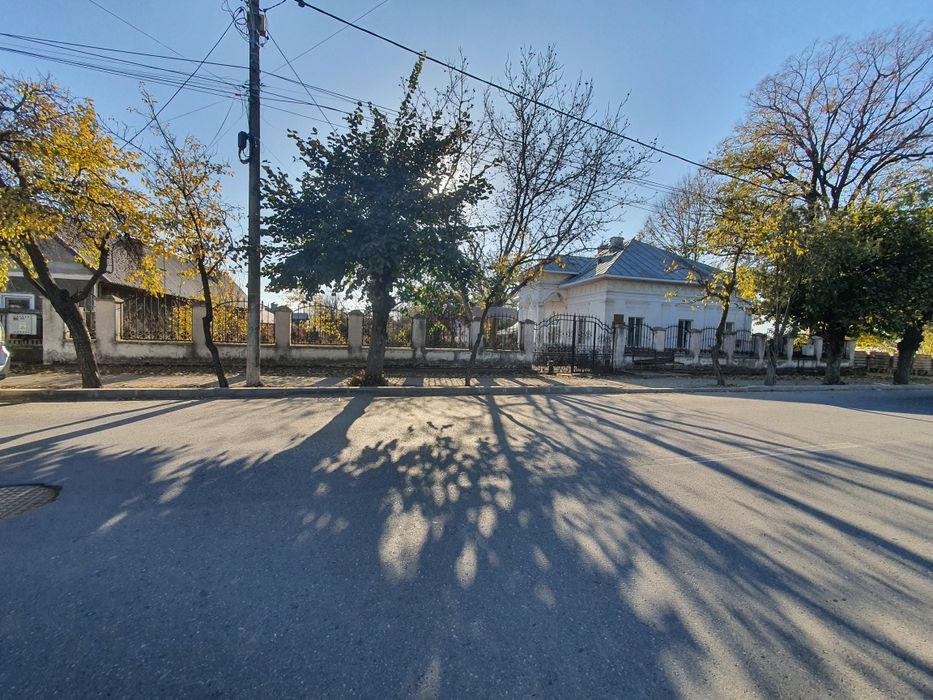 Casă boierească ultracentral +3200 mp teren