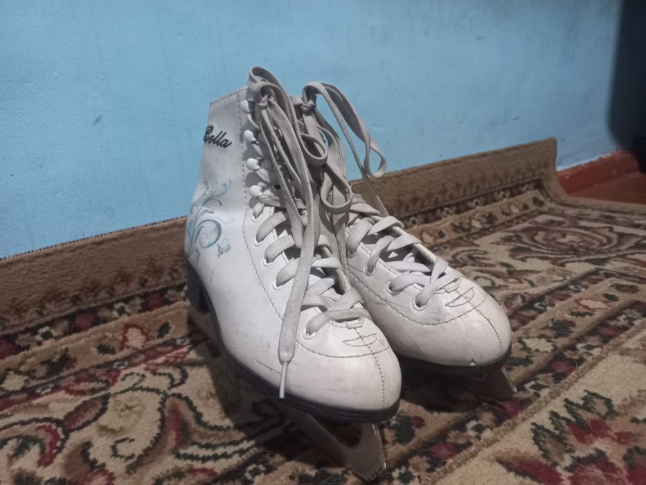 Коньки фигурные женские