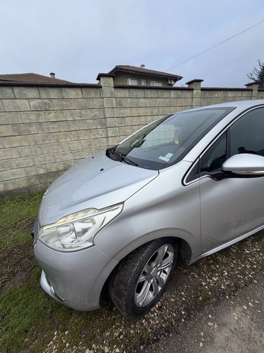 Продавам Peugeot 208,2013г.