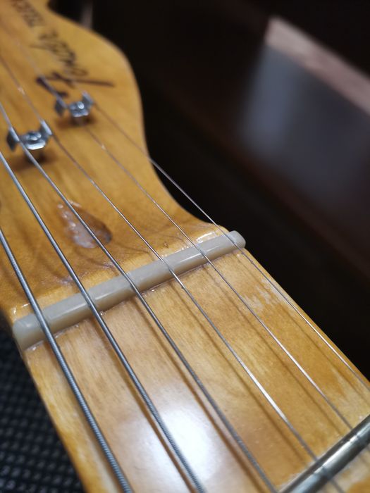 Продавам електрическа китара