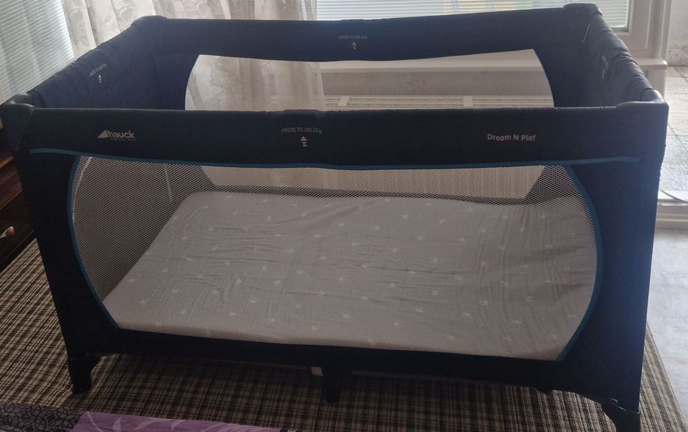 Сгъваема кошара с матрак