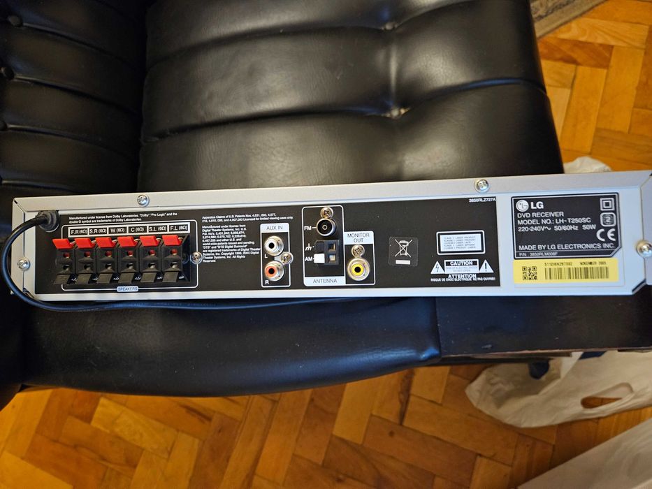 DVD  плеъри Elite PV-371X  и LG LH-T250SC