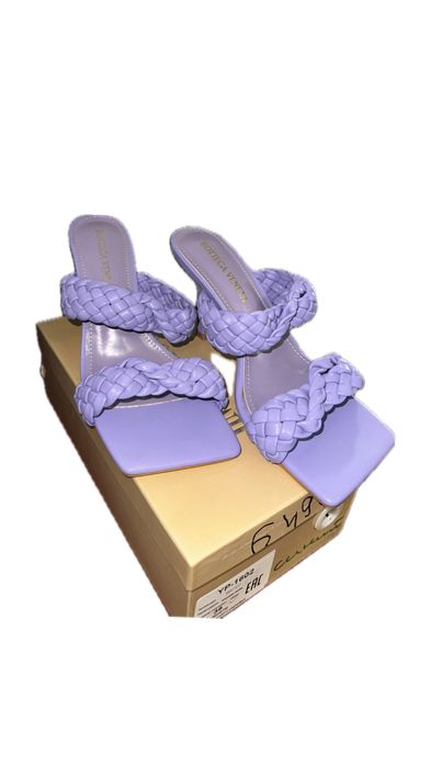 Шлепанцы на каблуке