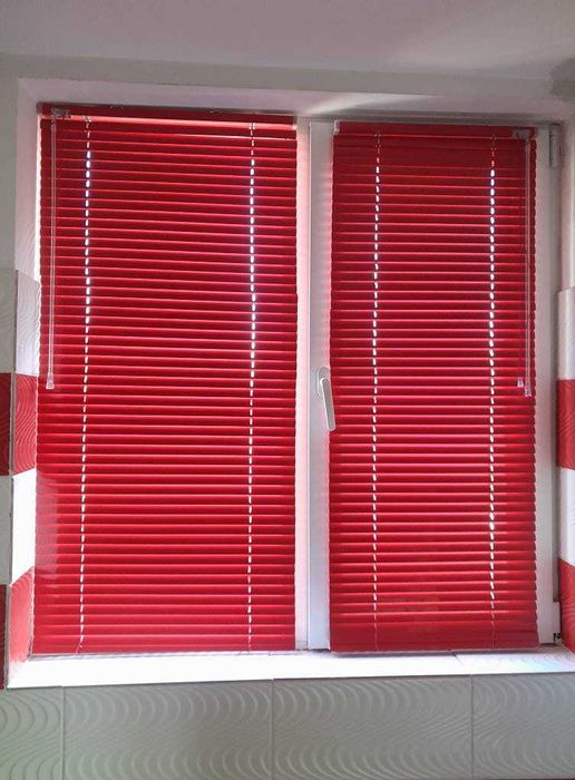 Jaluzele aluminiu rosu carmin