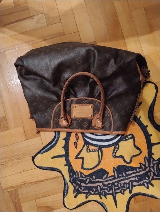 Geantă Louis Vuitton