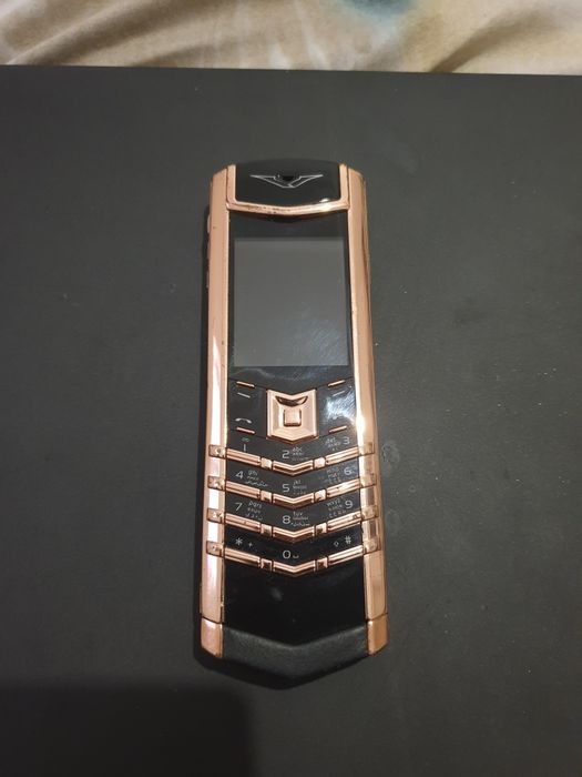 Vertu telefon sotiladi