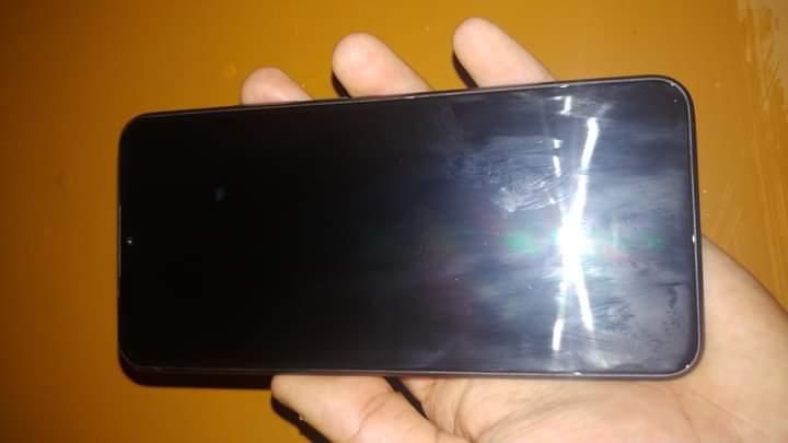 Редми 9 хорошая состояние коробка и документ есть срочно деньги нужны