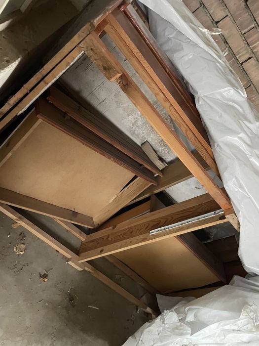 Приста легло може и коментар по цената