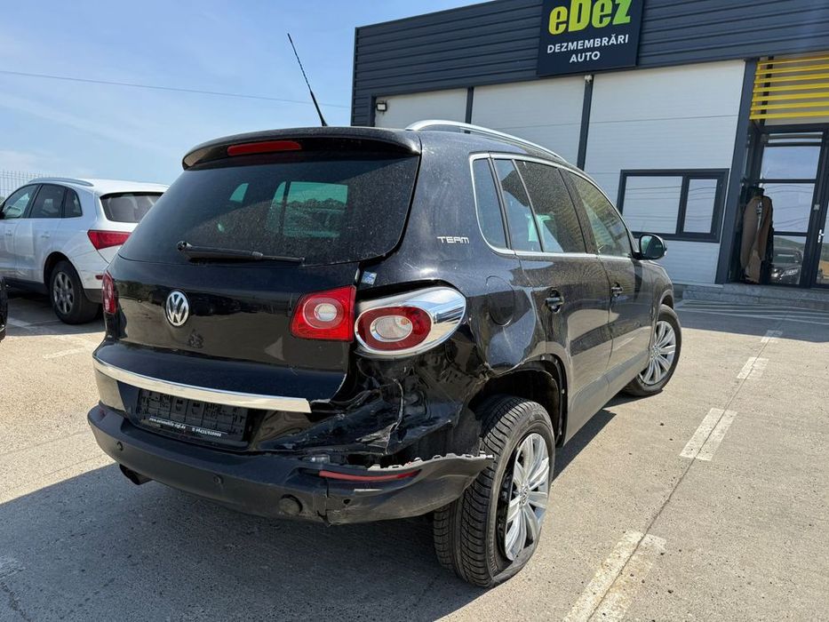 Dezmembrez Vw tiguan negru lc9x 2011 2.0 tdi CFFB volan stanga