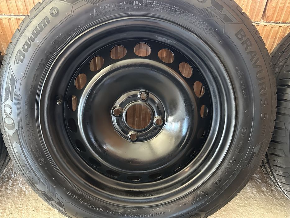 Гуми с джанти + тасове