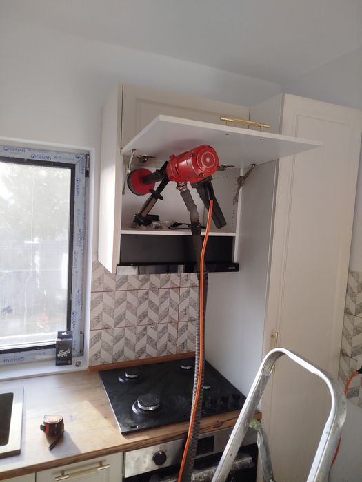 Gaură hotă Iași AC centrala ventilatie