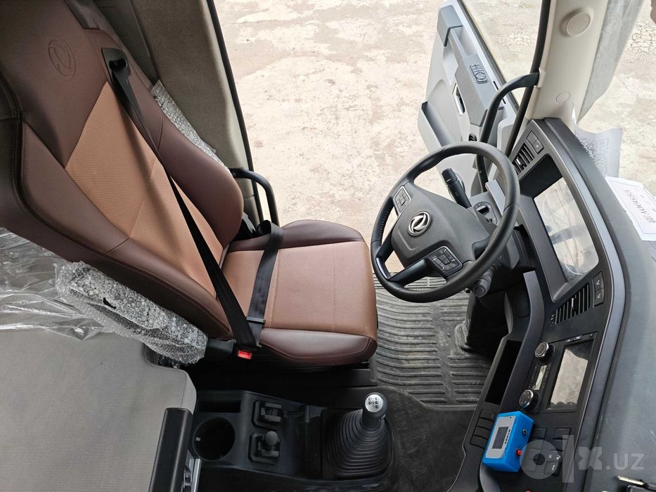 Dongfeng Тягач 6х4