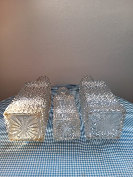 Decantor vechi Românesc din perioada comunista ,Tuică ,Rachiu,Whiskey