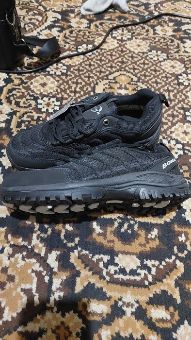 Новые кроссовки весна - осень.