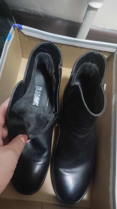Продам полусапожки новые 39 размер