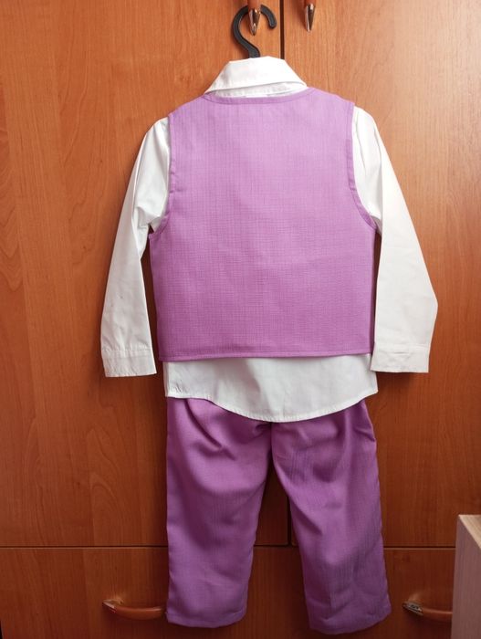 Продам очень красивые детские наряды