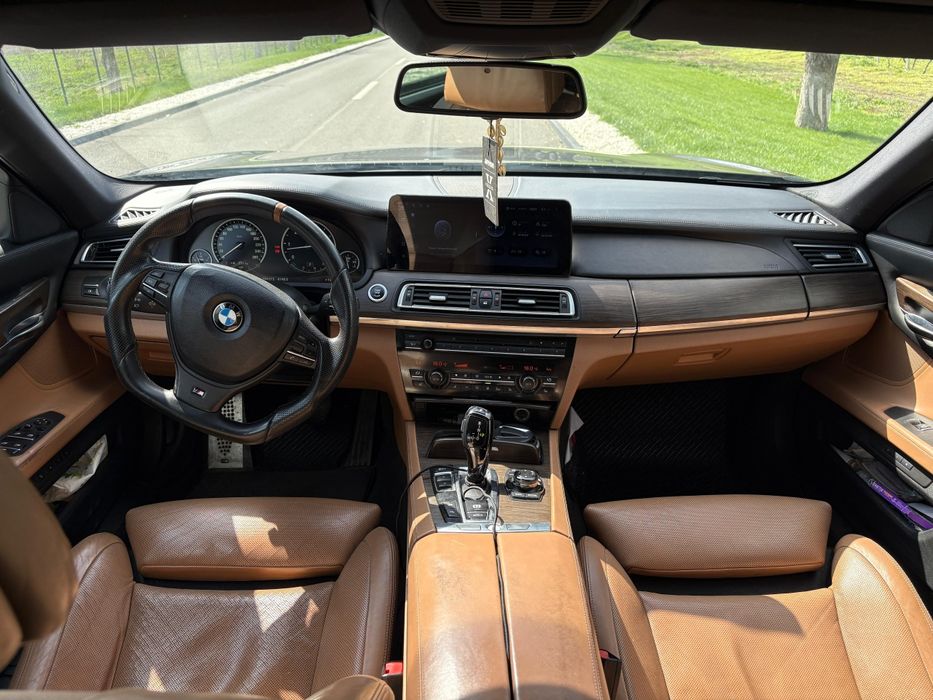 BMW Seria 7 F01 740 xDrive