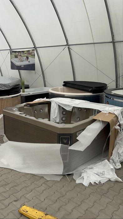 Jacuzzi Wellis Prague Life Deluxe Champagne, 6 persoane, 50 jeturi