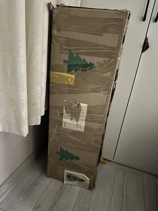 Заснеженная елка